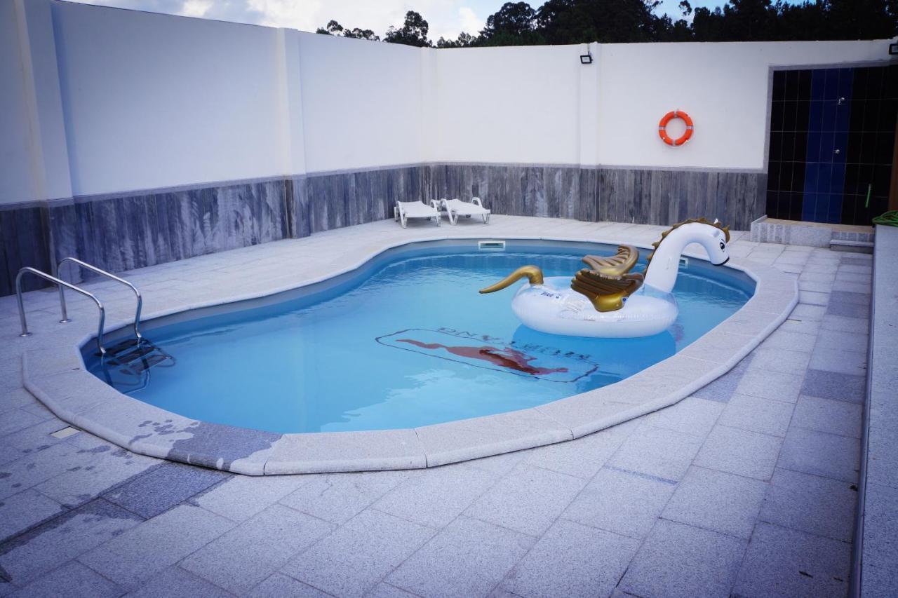 Casinha Bonecas - Casa Com Piscina Privada