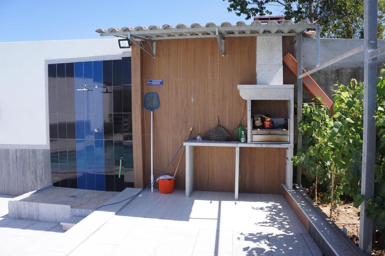 Casinha Bonecas - Casa Com Piscina Privada
