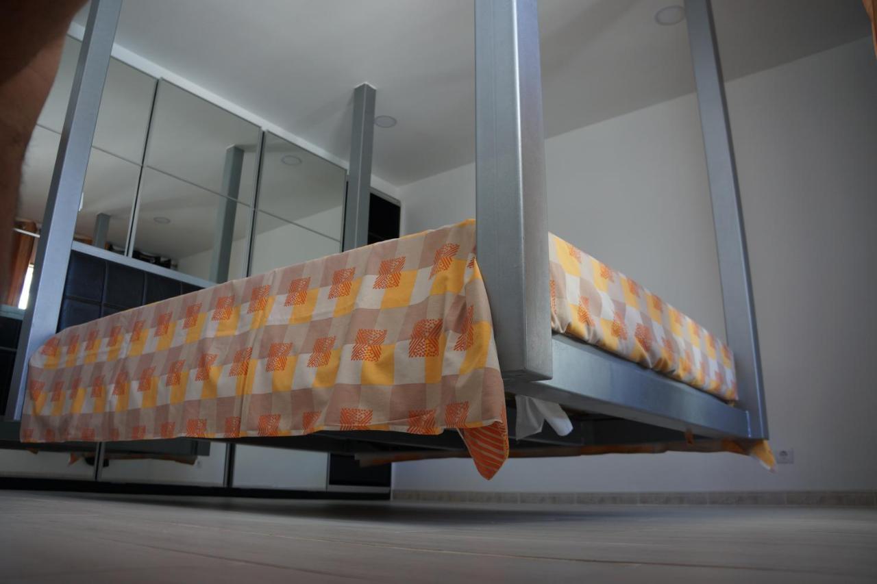 Casinha Bonecas - Casa Com Piscina Privada