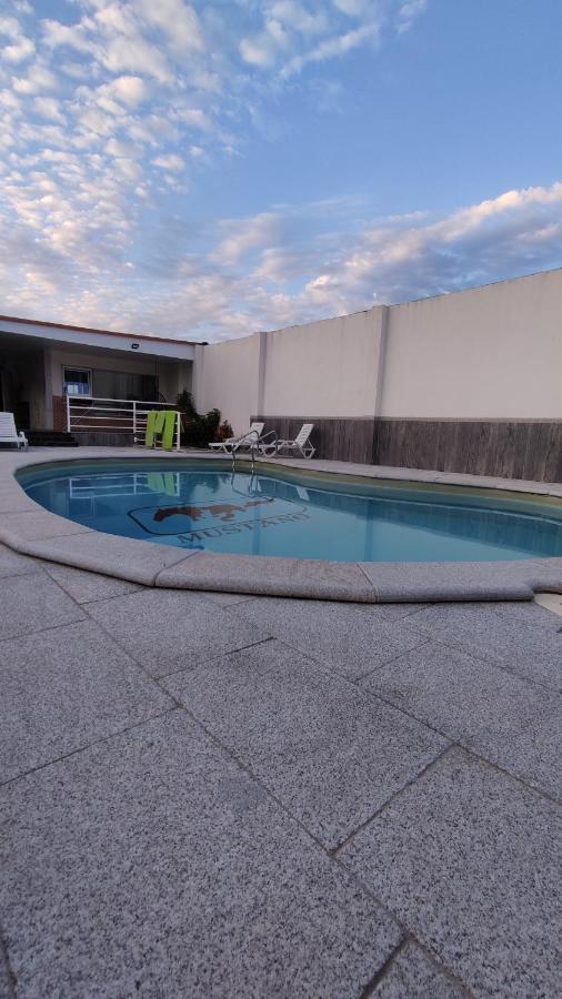Casinha Bonecas - Casa Com Piscina Privada
