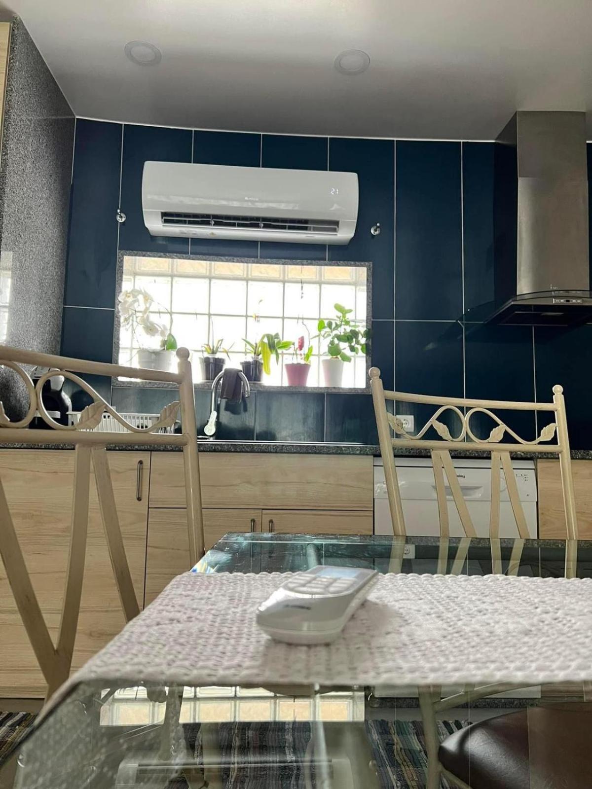 Casinha Bonecas - Casa Com Piscina Privada